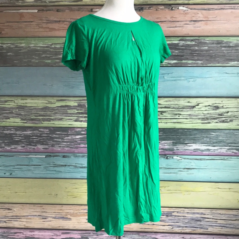 Green Short-Sleeve Women's Dress